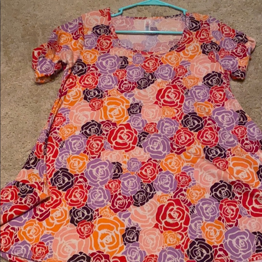LulaRoe perfect T